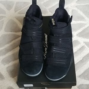 Nike Lebron Soldier 13s